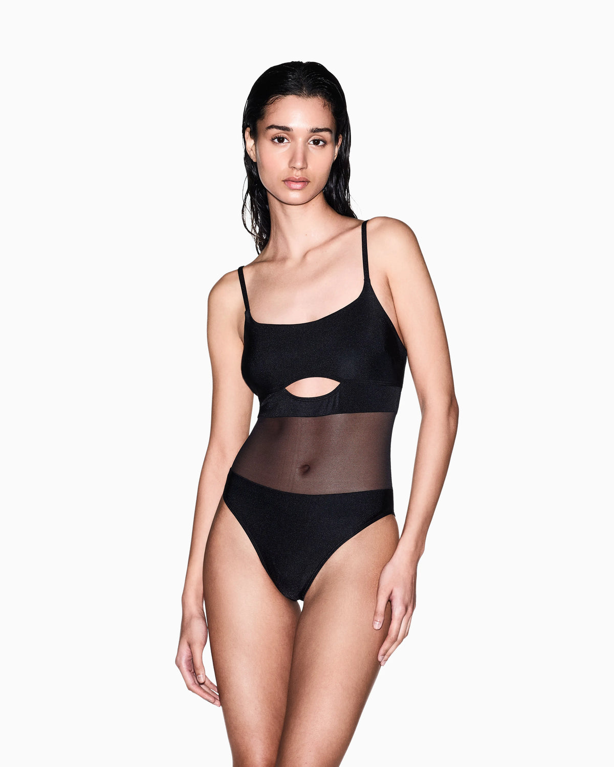 Minimal chic swimsuit in recycled stretch nylon