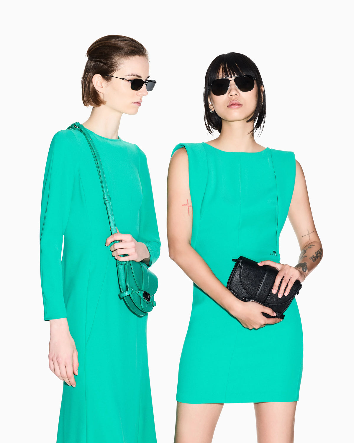slim fit dress in recycled twill with rib details
