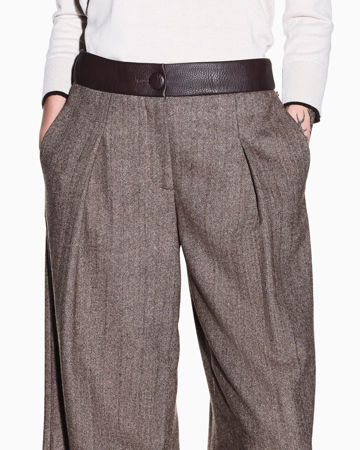relaxed fit trouser in herringbone virgin wool and silk