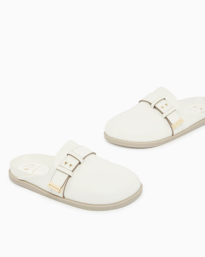 Sabot with buckle and gold detail