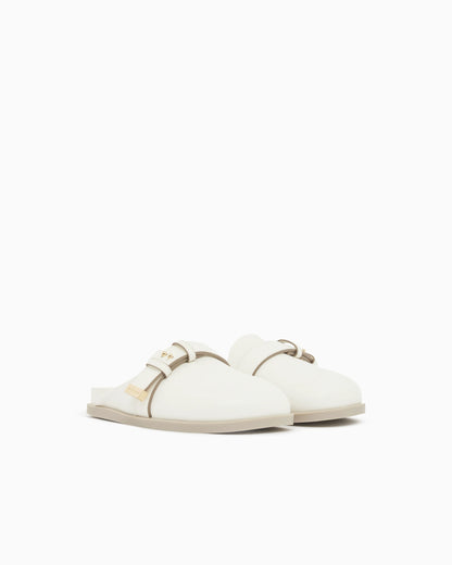 Sabot with buckle and gold detail