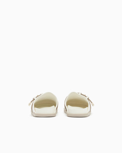Sabot with buckle and gold detail