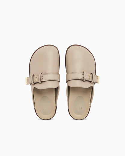 Sabot with buckle and gold detail