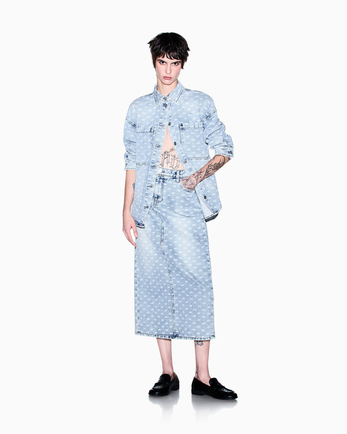 regular fit shirt in rigid denim with allover print