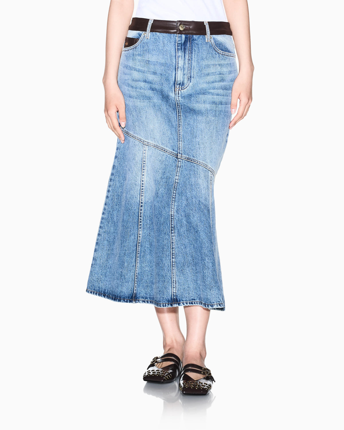 regular fit skirt in rigid cotton denim with leather label