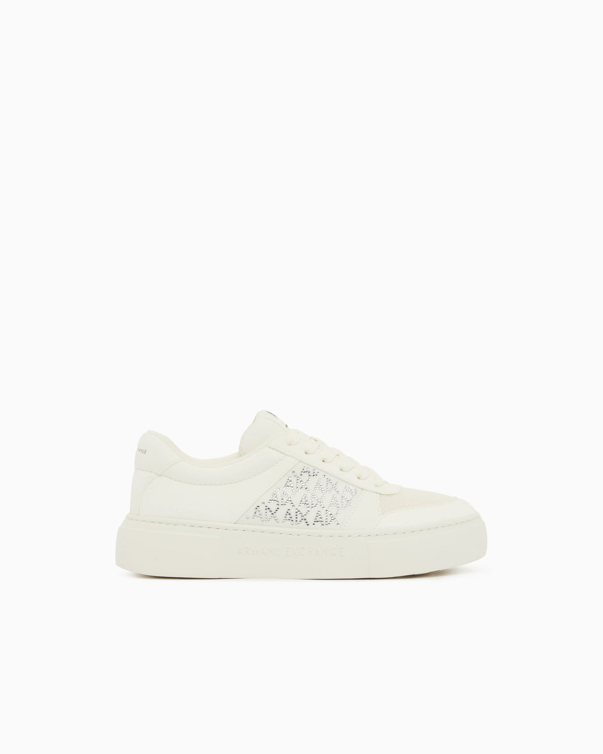 Lace-up low-top sneakers in textured mesh with a thick sole