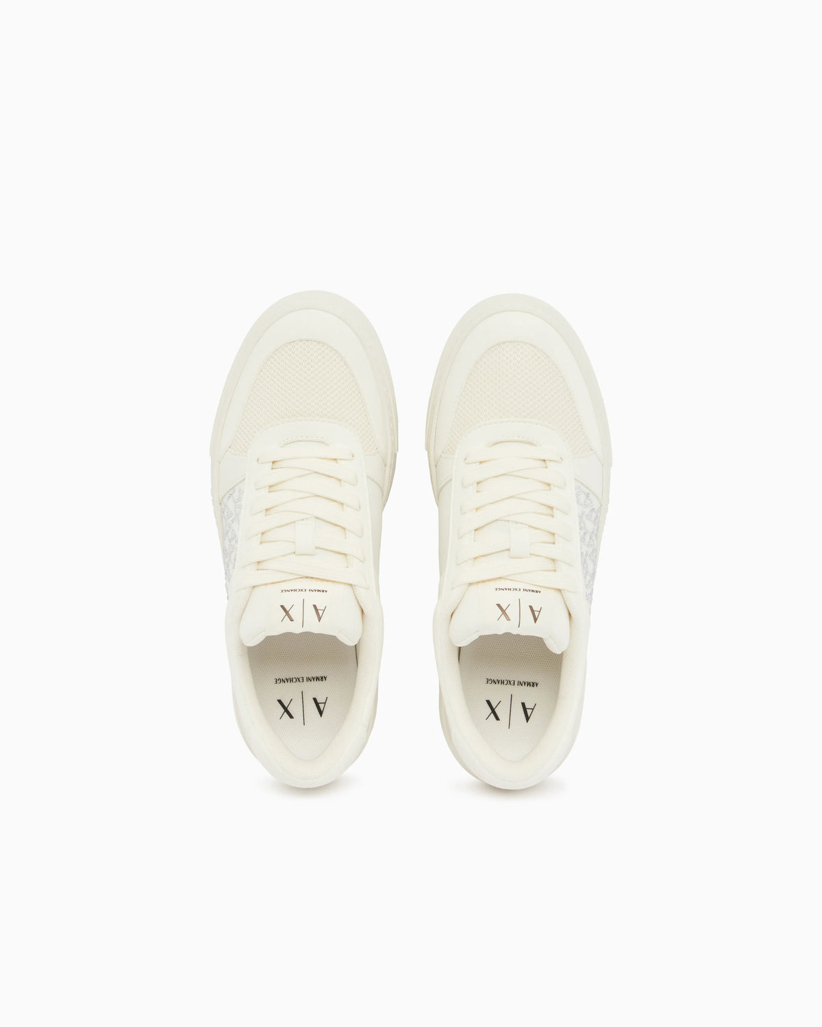 Lace-up low-top sneakers in textured mesh with a thick sole