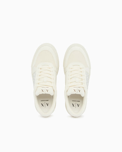 Lace-up low-top sneakers in textured mesh with a thick sole