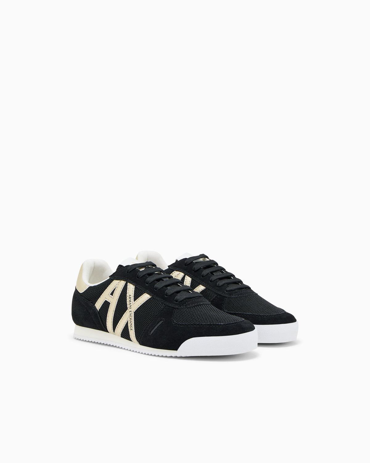Sneakers in suede and mesh with reflective details