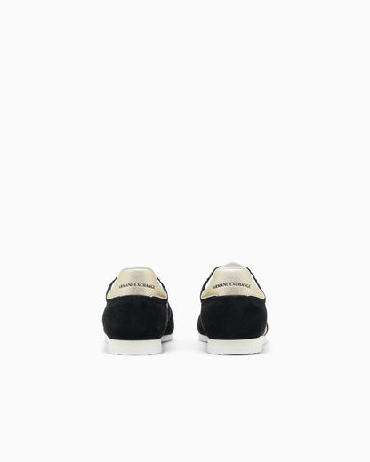 Sneakers in suede and mesh with reflective details