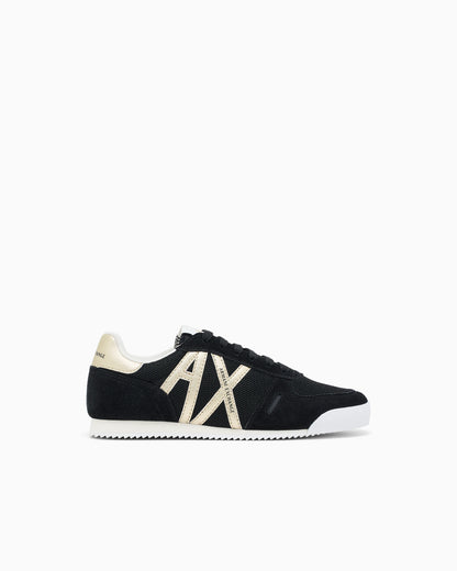 Sneakers in suede and mesh with reflective details