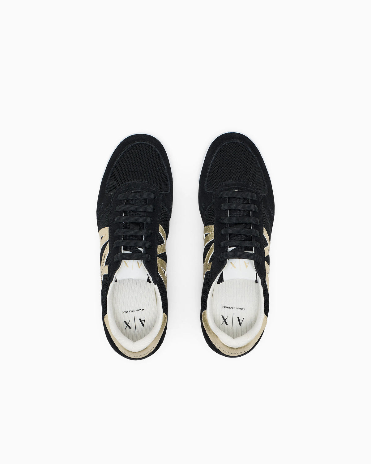 Sneakers in suede and mesh with reflective details