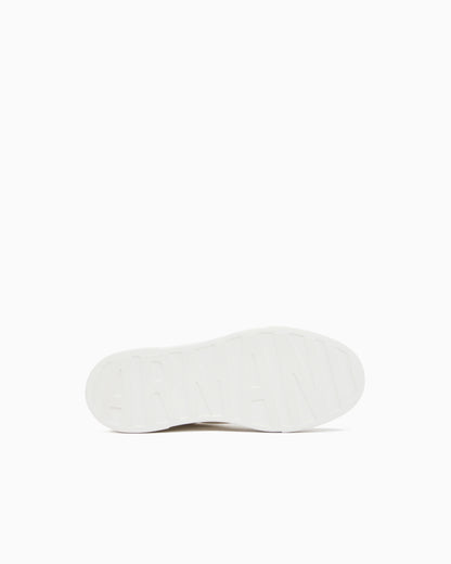 Low cut Sneakers with suede and tumbled finish