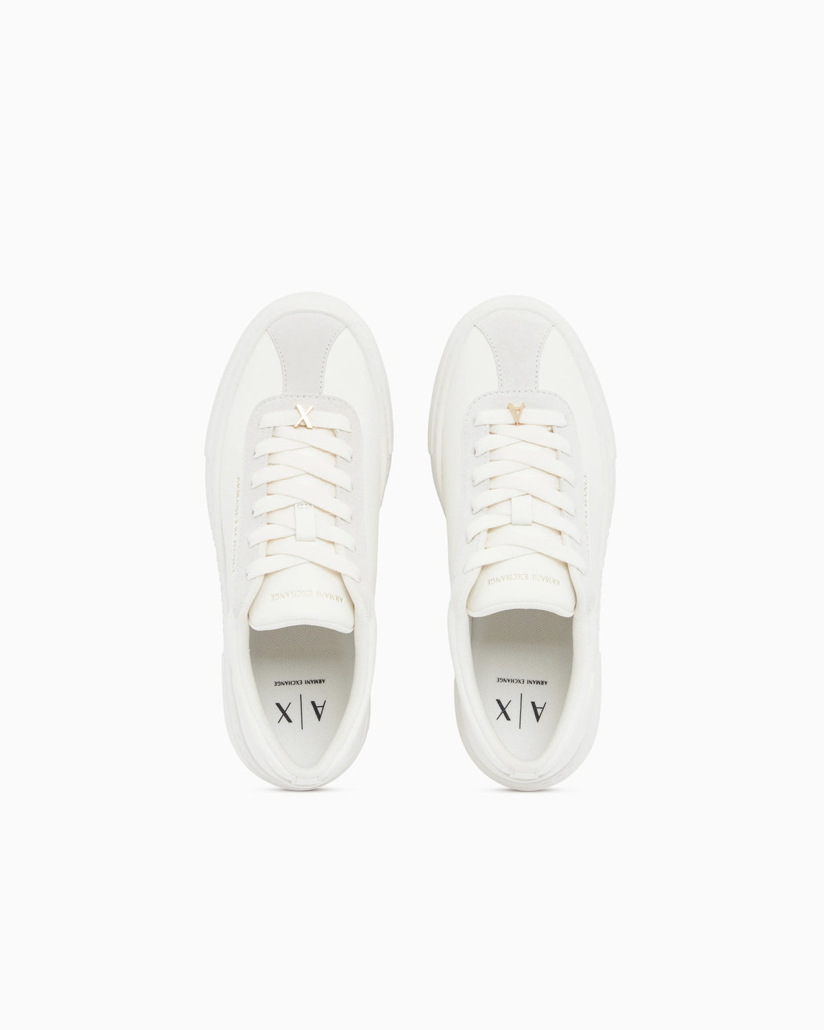 Low cut Sneakers with suede and tumbled finish