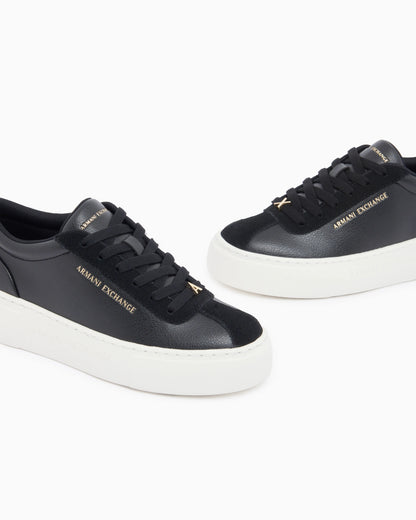 Low cut Sneakers with suede and tumbled finish