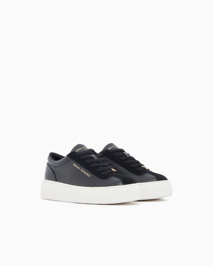 Low cut Sneakers with suede and tumbled finish