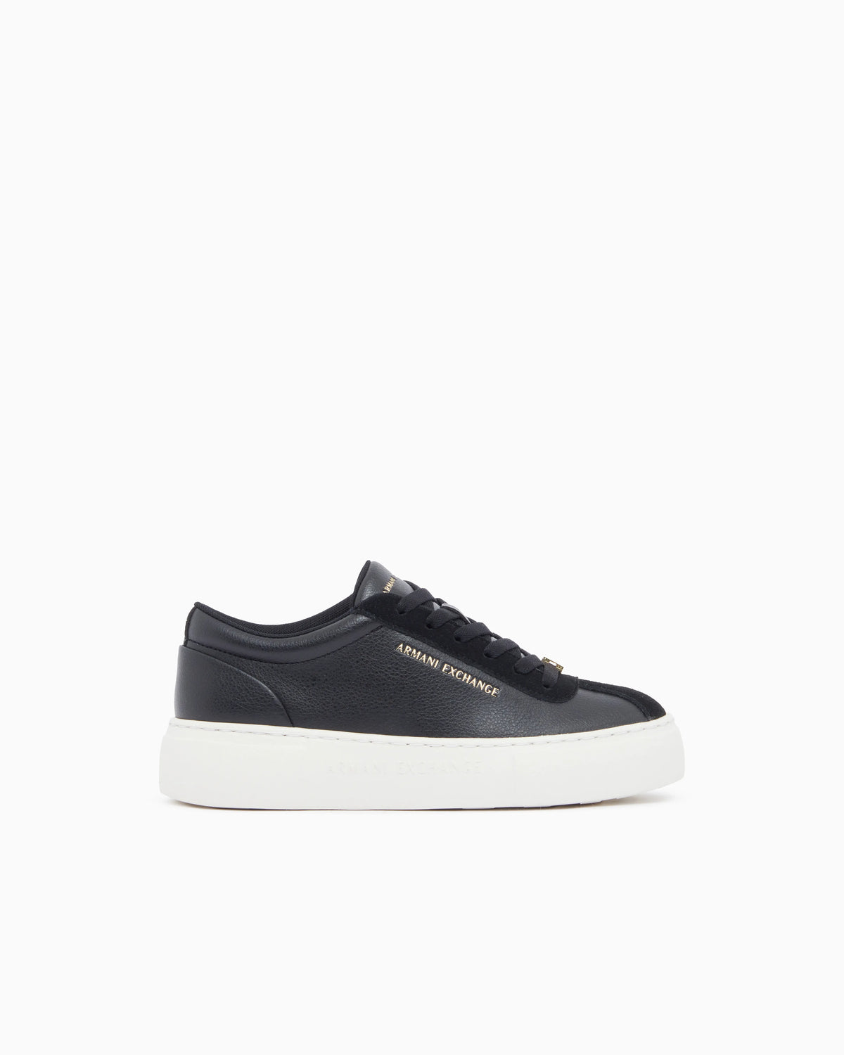 Low cut Sneakers with suede and tumbled finish