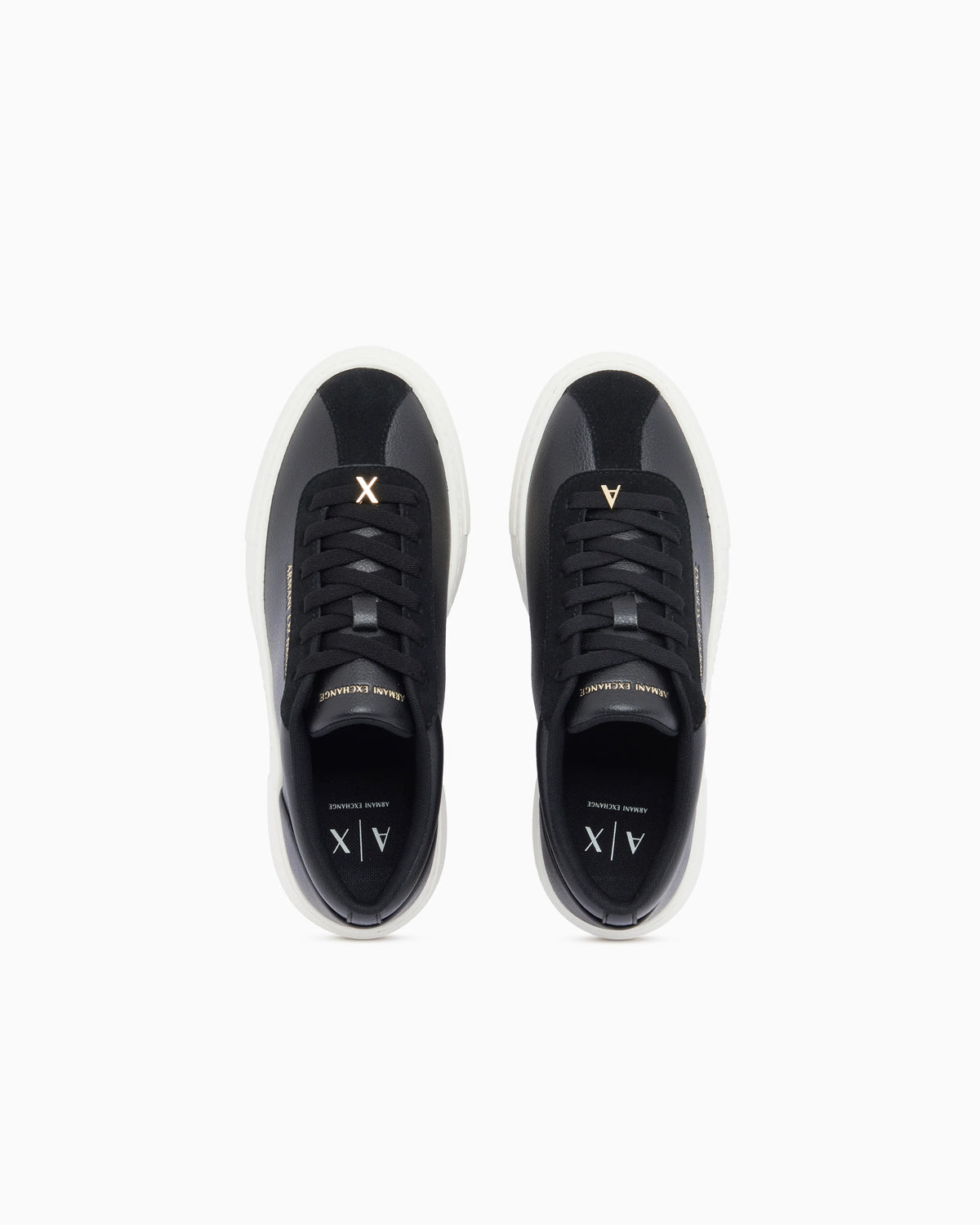 Low cut Sneakers with suede and tumbled finish