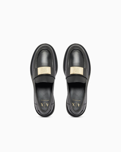 Loafer in split leather with a rubber sole