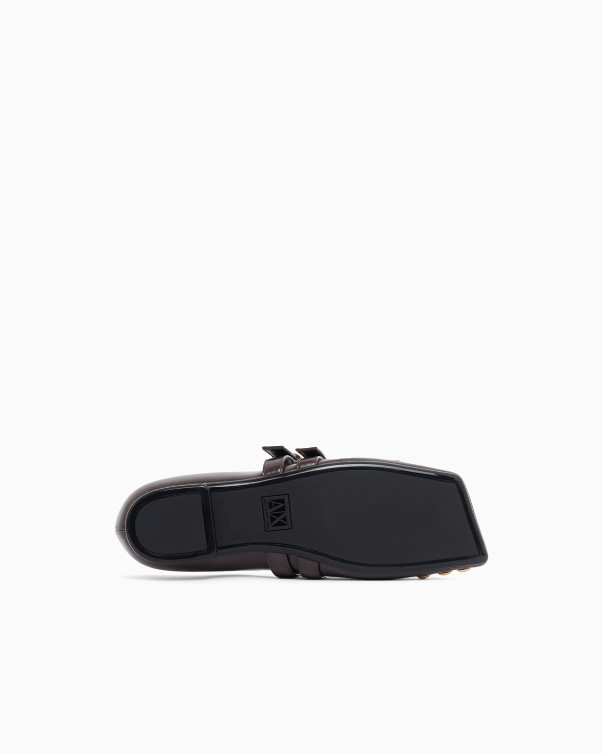 Ballet flat with a smooth and shiny finish