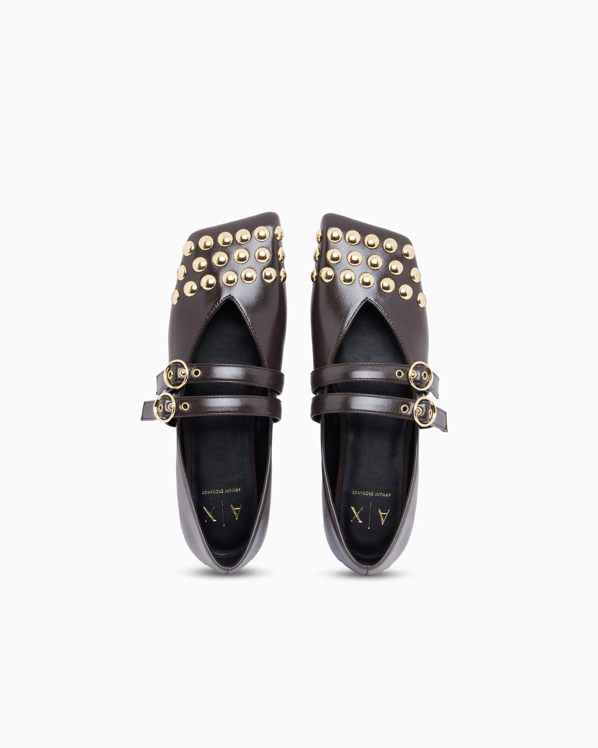 Ballet flat with a smooth and shiny finish