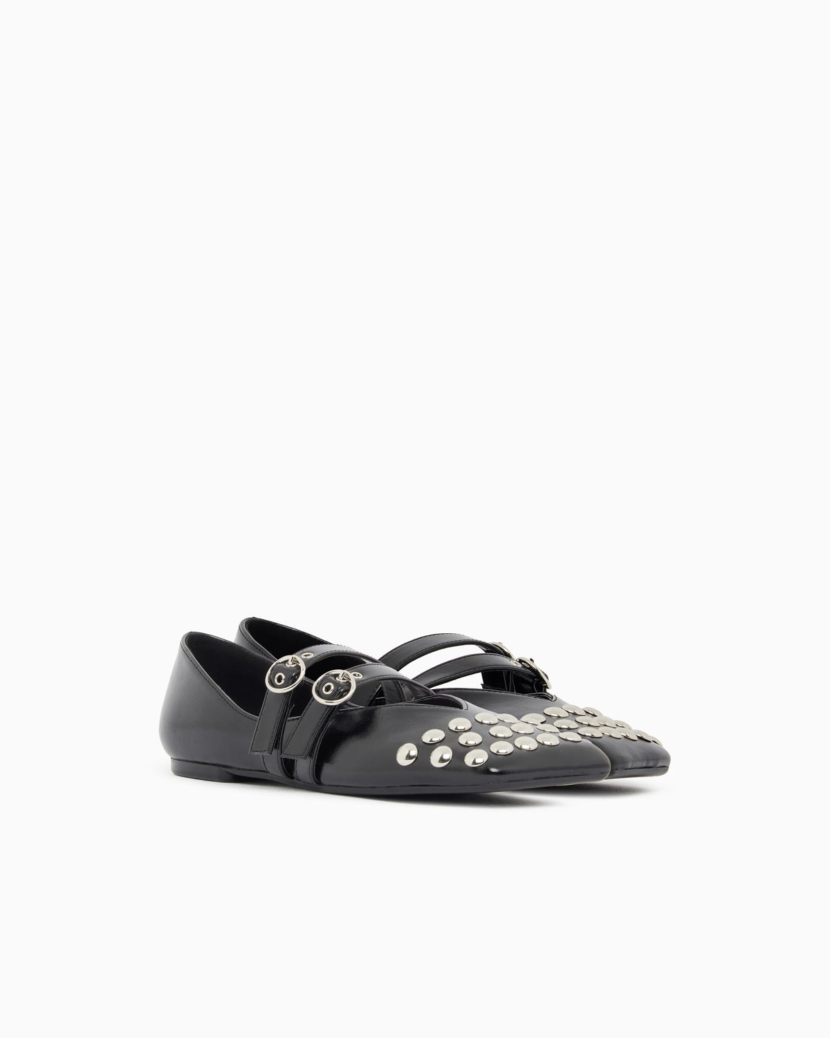 Ballet flat with a smooth and shiny finish