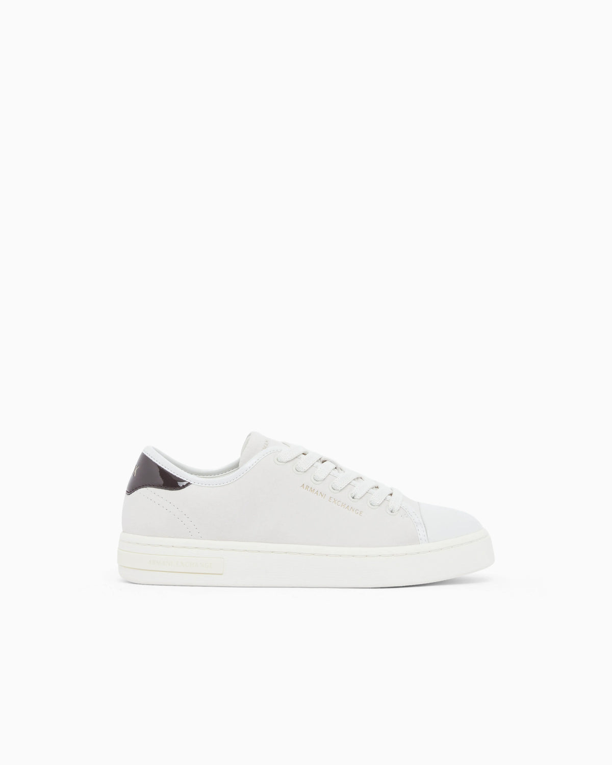 Sneakers in suede with patent inserts