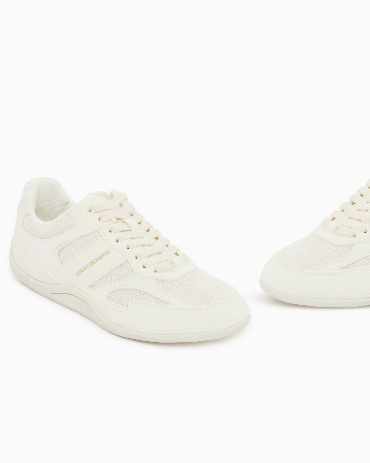 Sneakers in microsuede and mesh